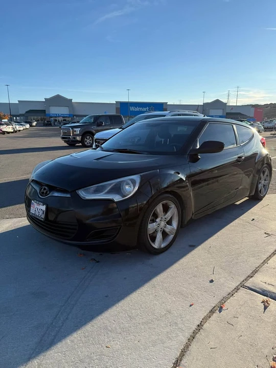 2015 Hyundai Veloster - Image 2 of 9
