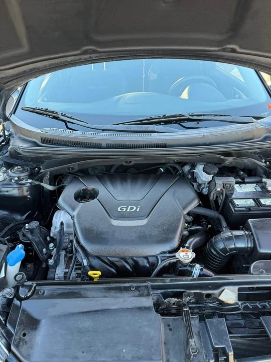 2015 Hyundai Veloster - Image 6 of 9
