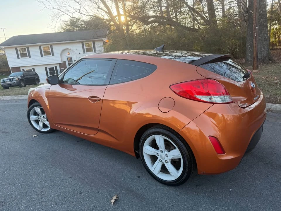 2015 Hyundai Veloster - Image 5 of 10