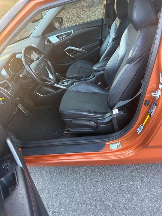 2015 Hyundai Veloster - Image 9 of 10