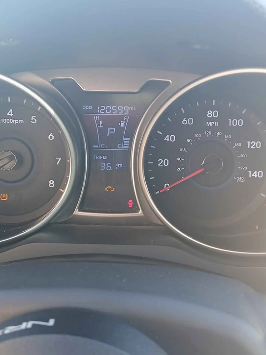 2015 Hyundai Veloster - Image 12 of 13