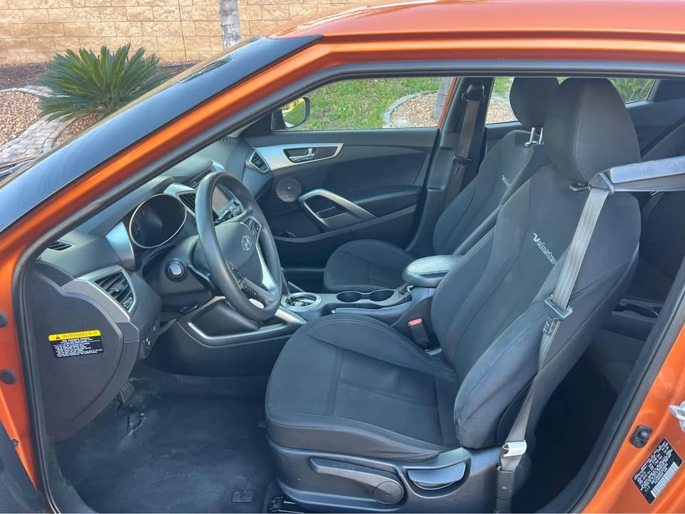 2015 Hyundai Veloster - Image 8 of 10