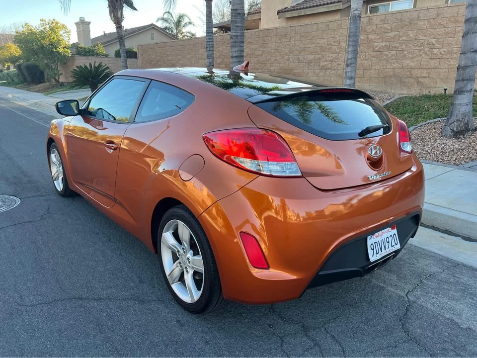 2015 Hyundai Veloster - Image 6 of 10