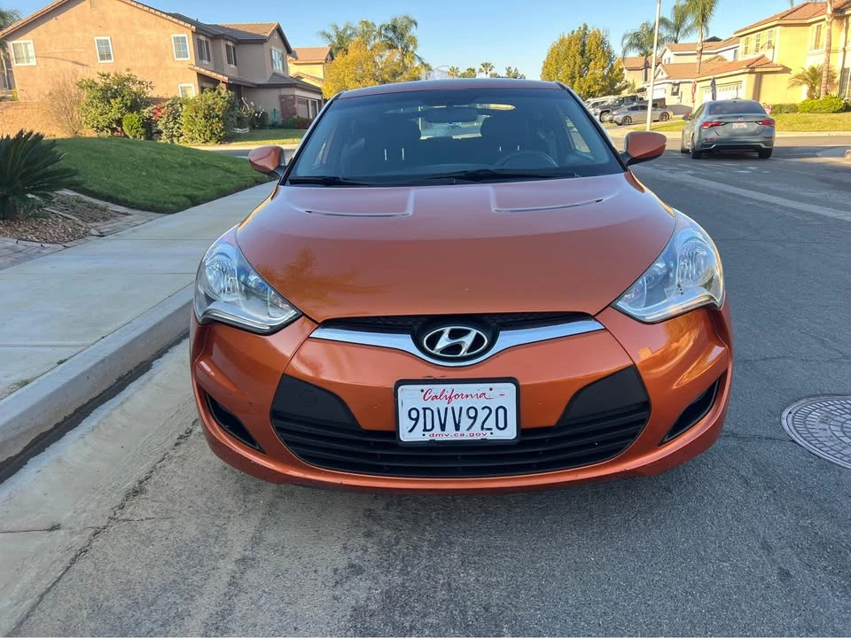 2015 Hyundai Veloster - Image 2 of 10