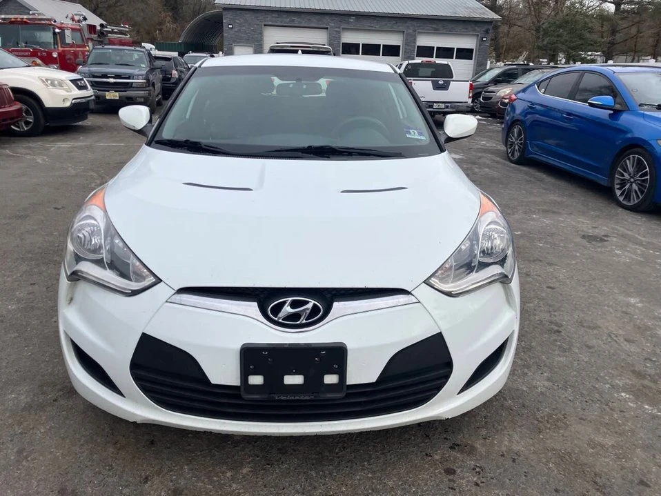 2015 Hyundai Veloster - Image 2 of 20