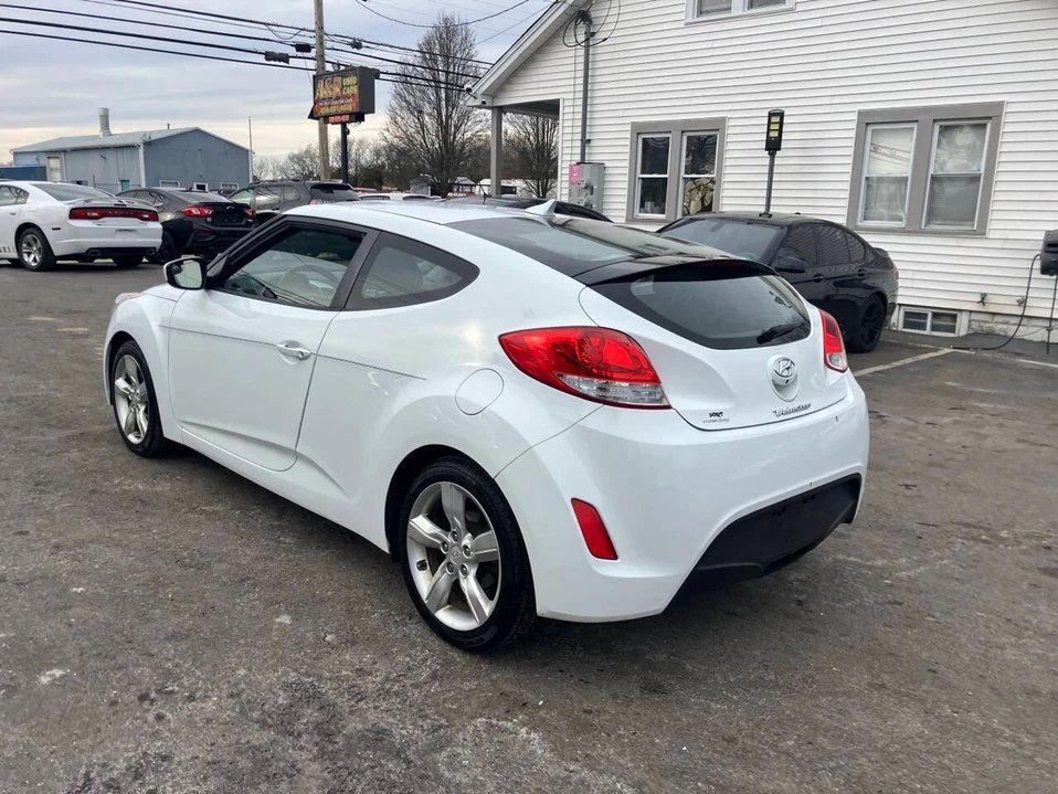 2015 Hyundai Veloster - Image 5 of 20