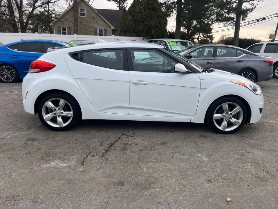 2015 Hyundai Veloster - Image 8 of 20
