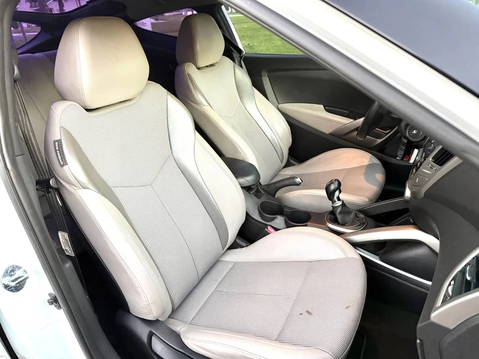 2015 Hyundai Veloster - Image 8 of 10