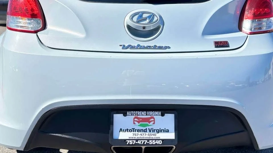 2015 Hyundai Veloster - Image 11 of 20