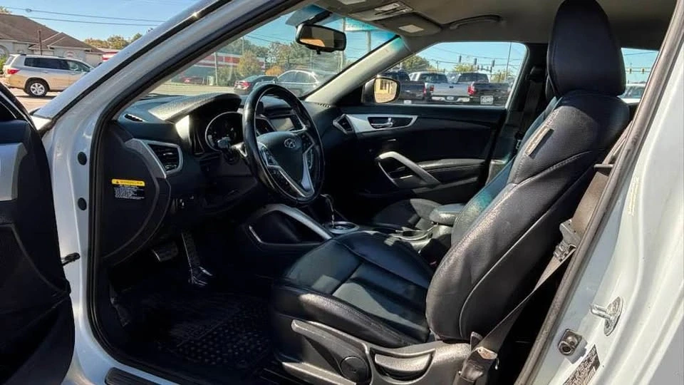 2015 Hyundai Veloster - Image 13 of 20