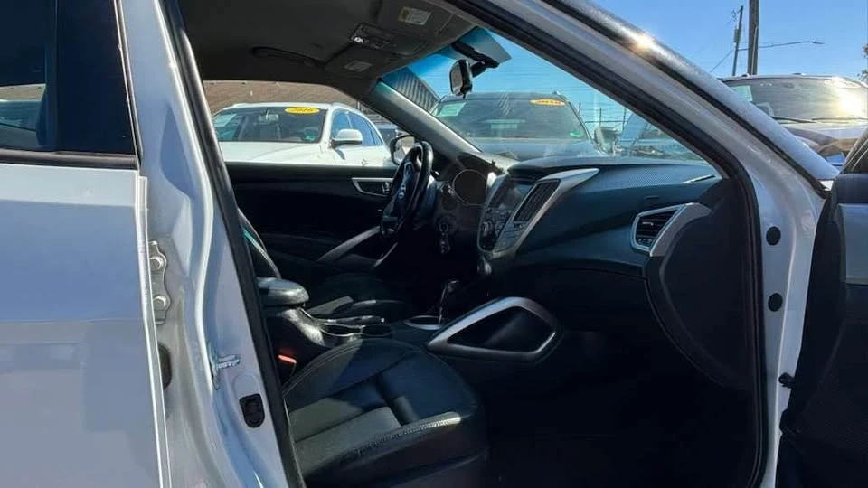 2015 Hyundai Veloster - Image 14 of 20