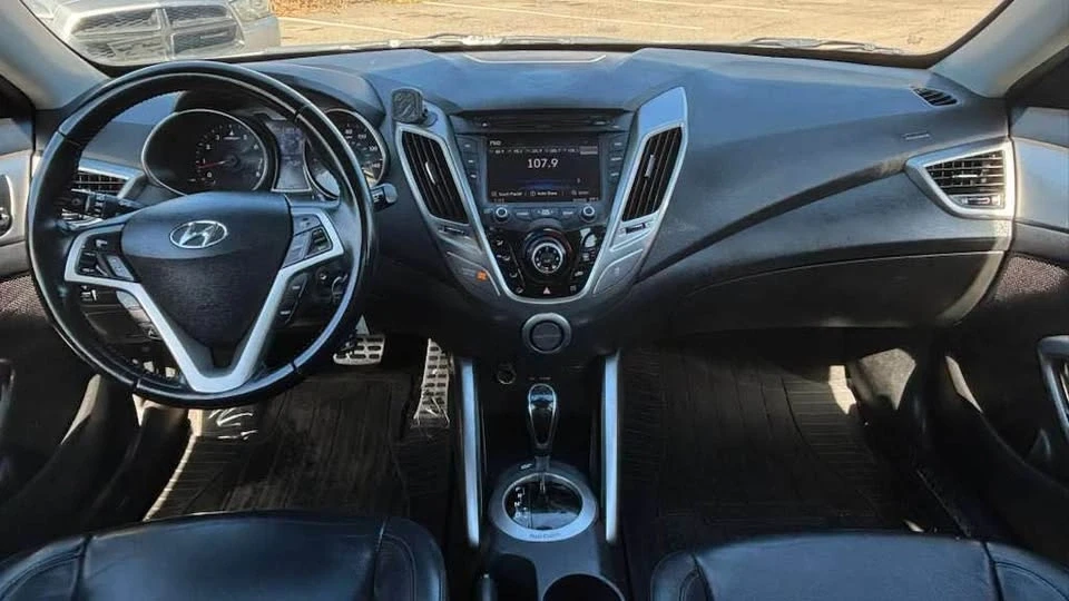 2015 Hyundai Veloster - Image 16 of 20