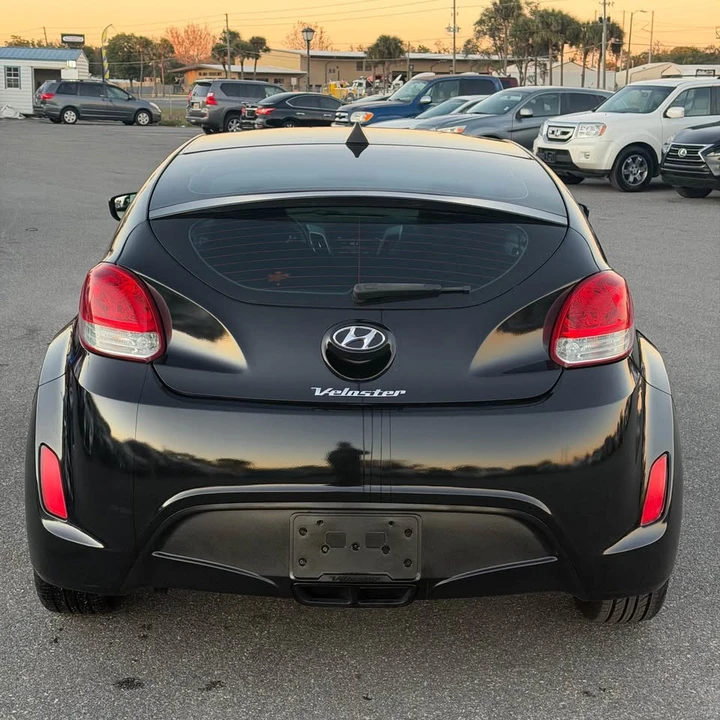 2015 Hyundai Veloster - Image 5 of 12