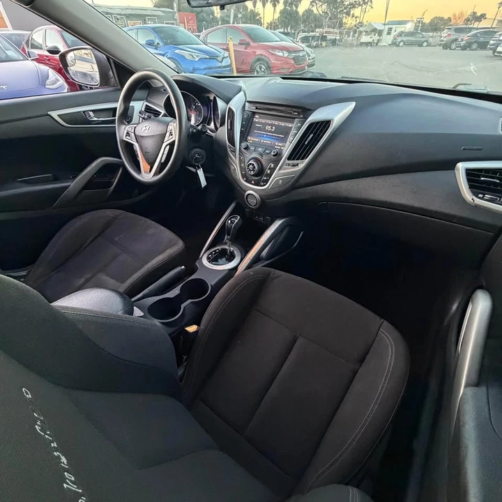 2015 Hyundai Veloster - Image 8 of 12