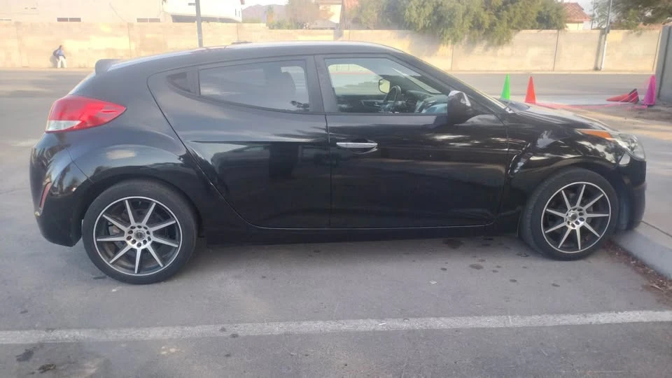 2015 Hyundai Veloster - Image 16 of 20