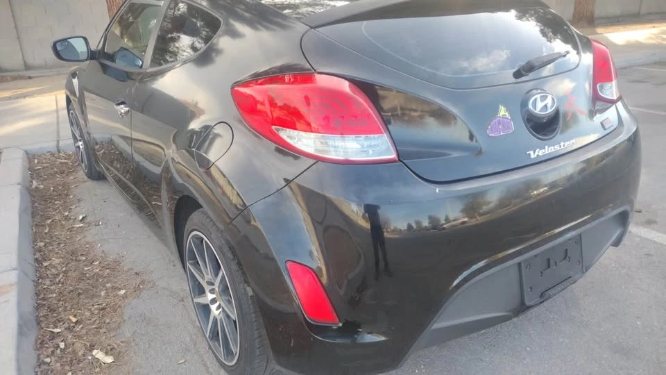 2015 Hyundai Veloster - Image 12 of 20