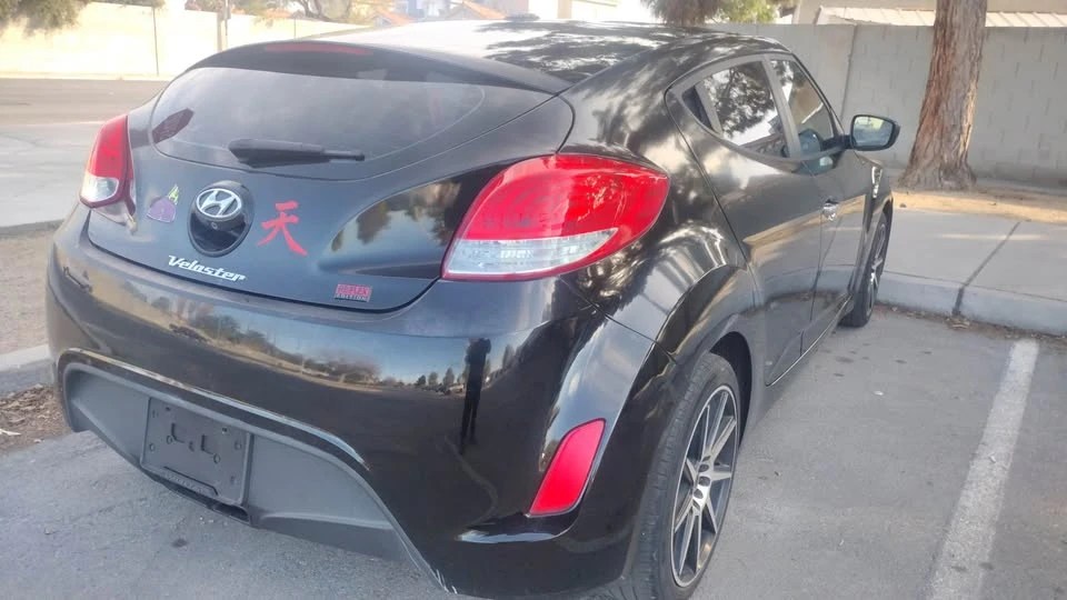 2015 Hyundai Veloster - Image 11 of 20