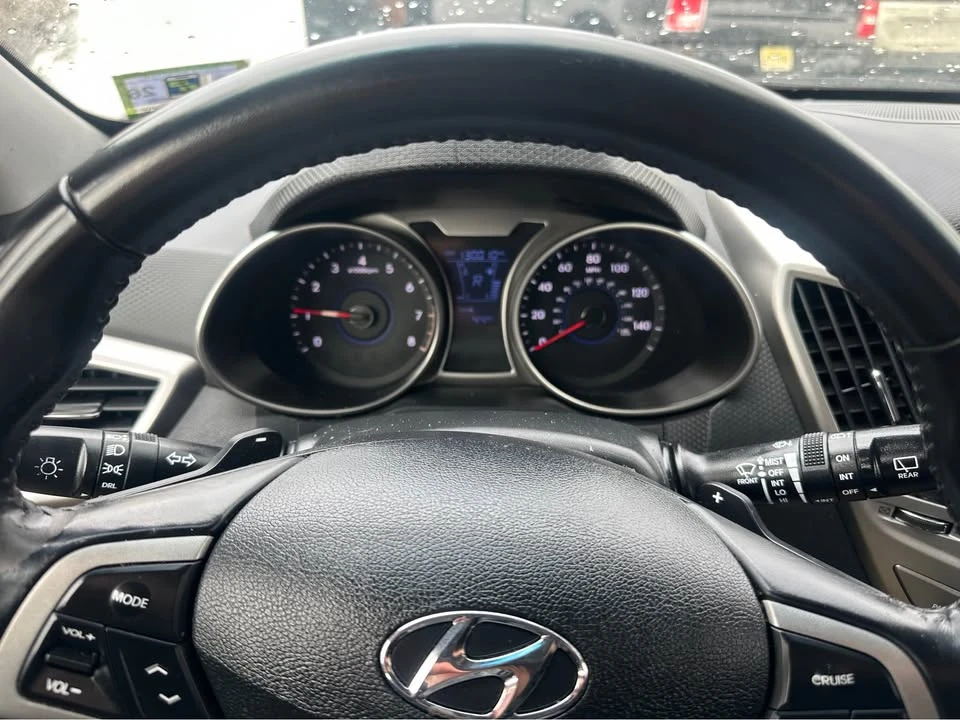 2015 Hyundai Veloster - Image 4 of 9
