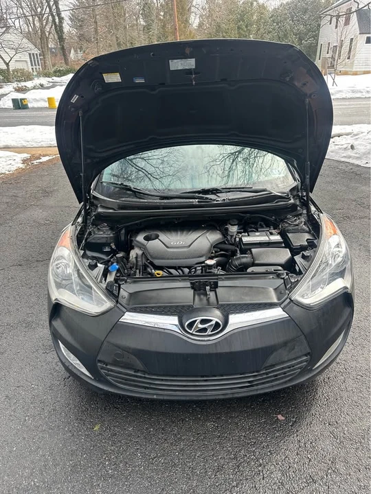 2015 Hyundai Veloster - Image 8 of 9