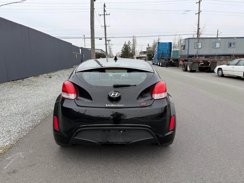2015 Hyundai Veloster - Image 5 of 14