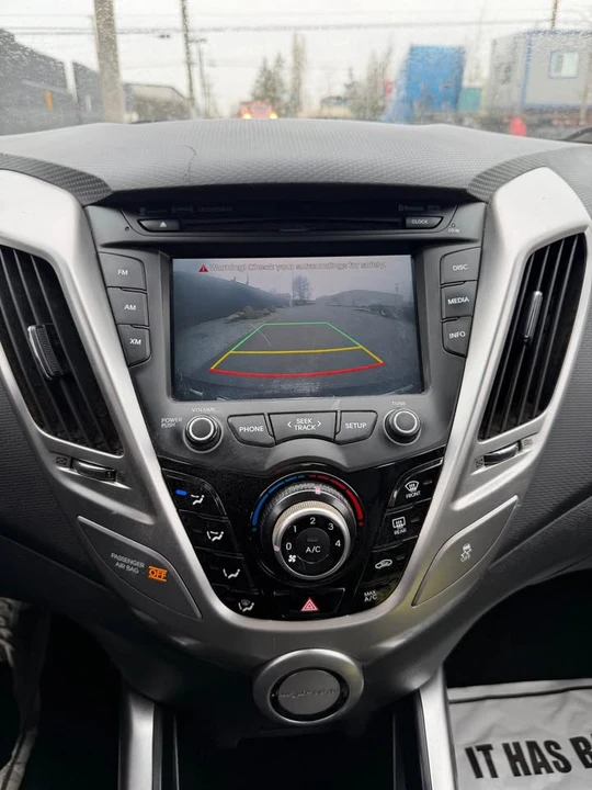 2015 Hyundai Veloster - Image 13 of 14