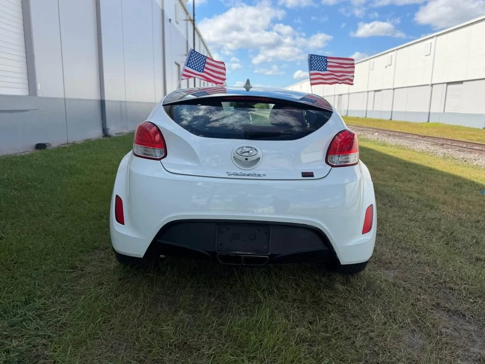 2015 Hyundai Veloster - Image 14 of 15