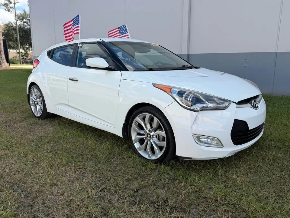 2015 Hyundai Veloster - Image 2 of 15