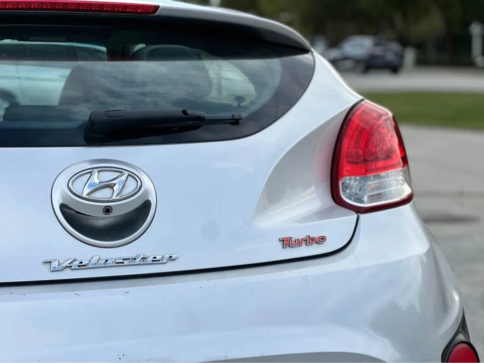 2015 Hyundai Veloster - Image 7 of 15