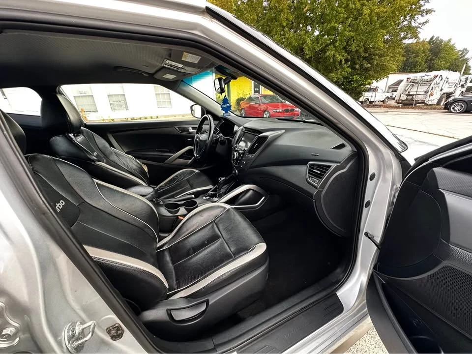 2015 Hyundai Veloster - Image 12 of 15