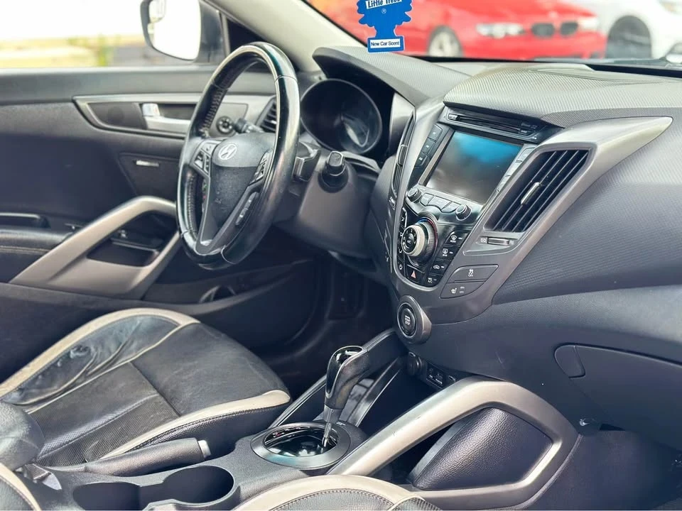 2015 Hyundai Veloster - Image 13 of 15