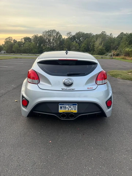 2015 Hyundai Veloster - Image 4 of 9