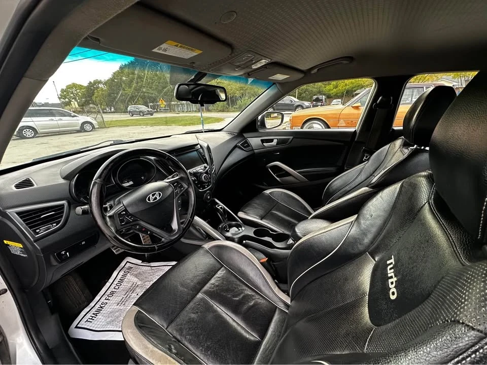 2015 Hyundai Veloster - Image 10 of 15