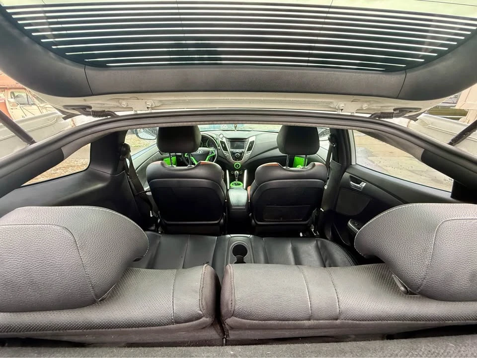 2015 Hyundai Veloster - Image 12 of 18