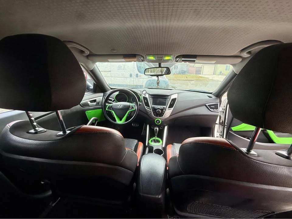 2015 Hyundai Veloster - Image 11 of 18
