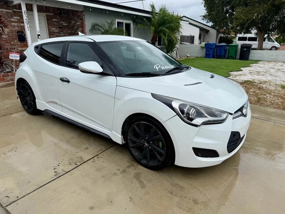 2015 Hyundai Veloster - Image 4 of 18