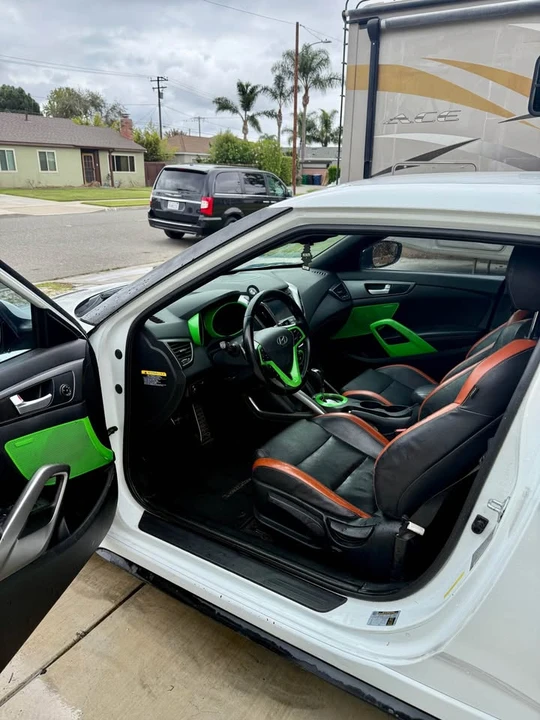 2015 Hyundai Veloster - Image 9 of 18