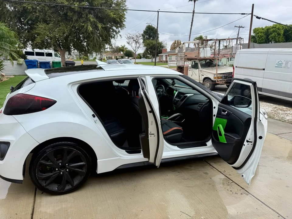 2015 Hyundai Veloster - Image 8 of 18