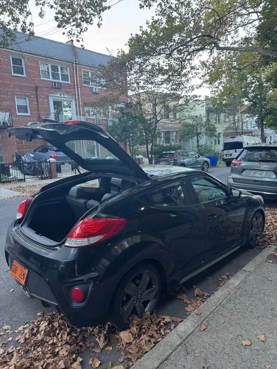 2015 Hyundai Veloster - Image 8 of 20