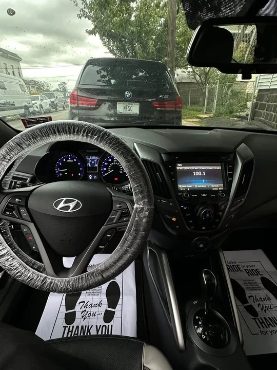 2015 Hyundai Veloster - Image 16 of 20