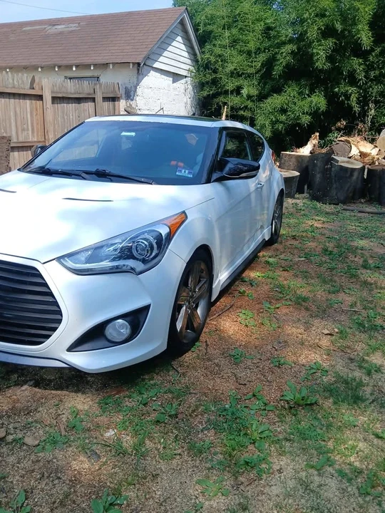 2015 Hyundai Veloster - Image 11 of 13