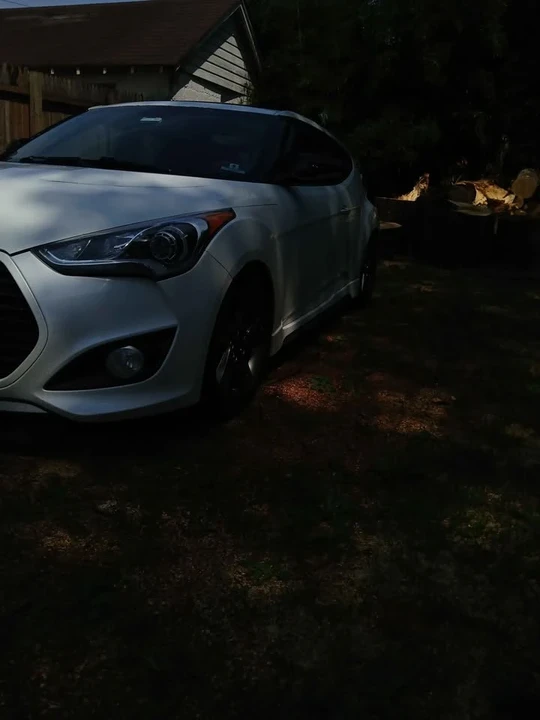 2015 Hyundai Veloster - Image 10 of 13