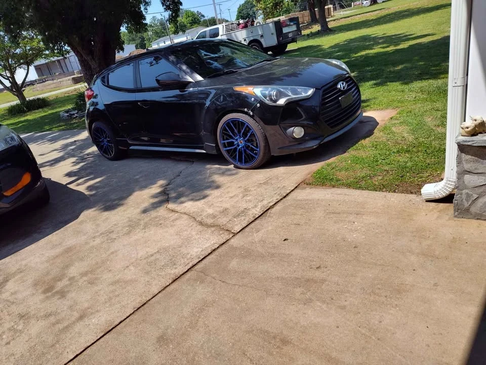 2015 Hyundai Veloster - Image 2 of 2