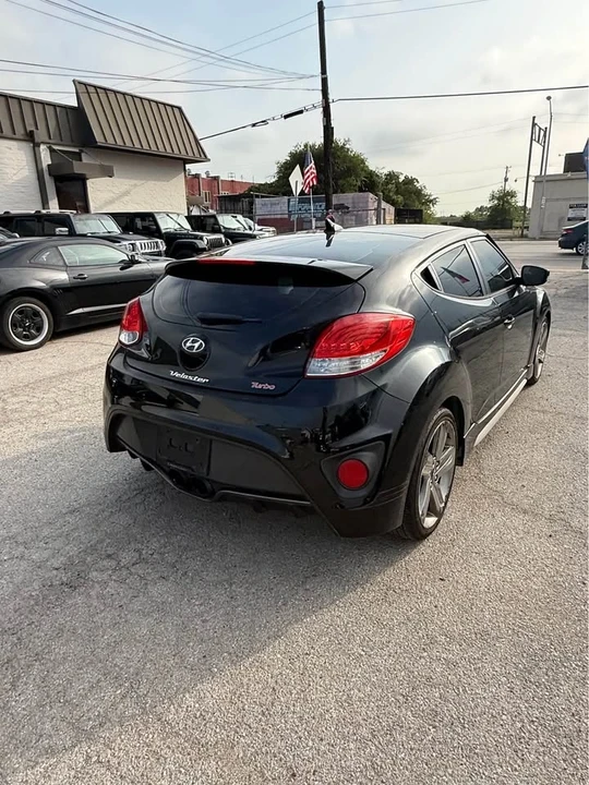 2015 Hyundai Veloster - Image 6 of 10