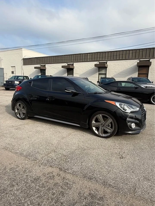 2015 Hyundai Veloster - Image 2 of 10