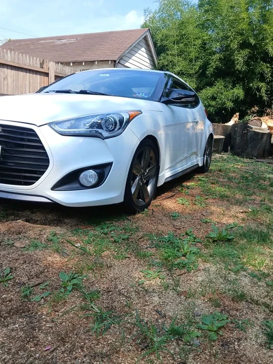 2015 Hyundai Veloster - Image 9 of 13