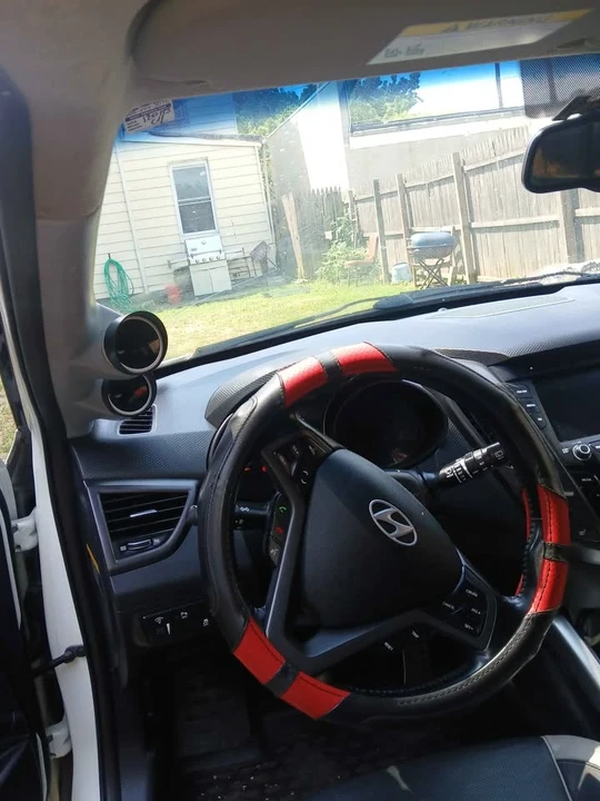 2015 Hyundai Veloster - Image 4 of 13