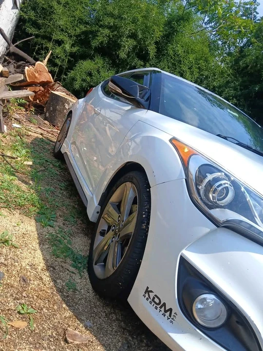 2015 Hyundai Veloster - Image 6 of 13