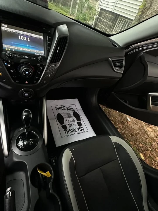 2015 Hyundai Veloster - Image 18 of 20