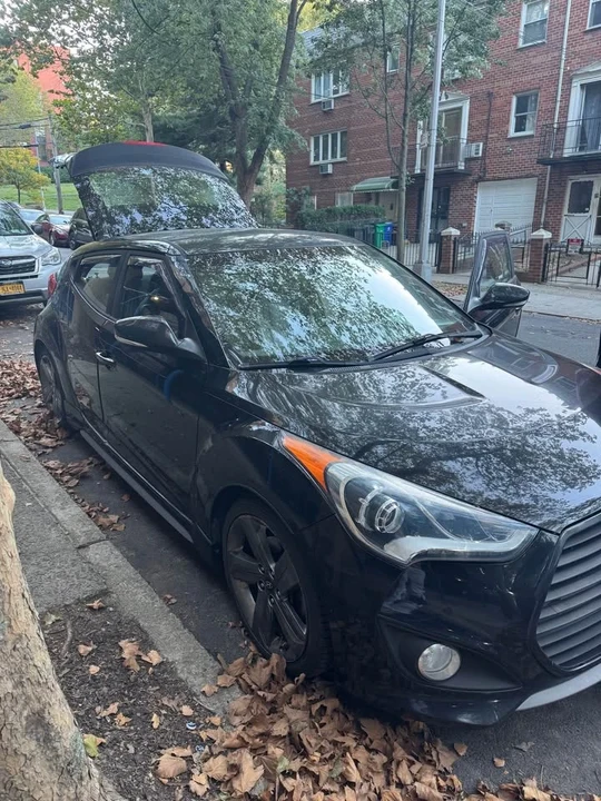 2015 Hyundai Veloster - Image 10 of 20