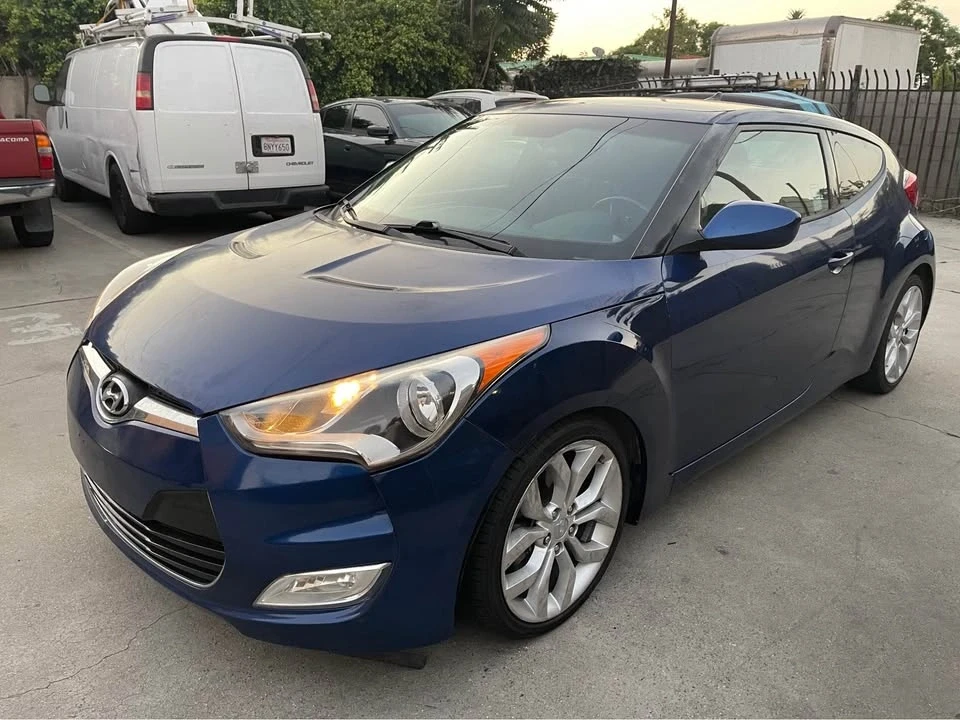 2015 Hyundai Veloster - Image 2 of 11